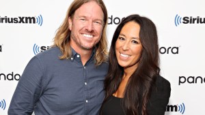 Joanna Gaines posing with Chip Gaines