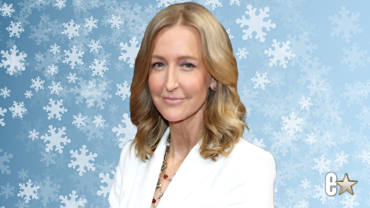 Lara Spencer poses for photo at an event